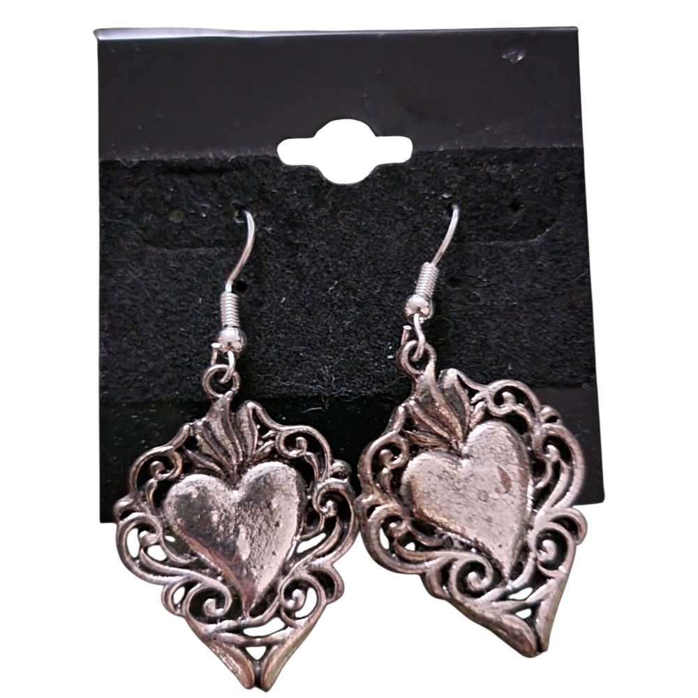 Sacred Heart-style Dangle earrings zinc alloy with a vintage silver finish.